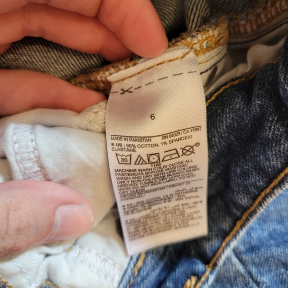 Old Navy Straight Blue Denim Jean Shorts - Picture 5 of 5